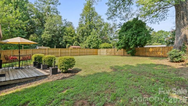 914 Crestmere Street, Charlotte, NC 28208