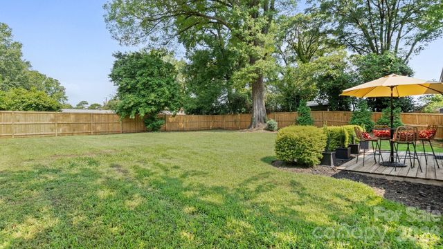 914 Crestmere Street, Charlotte, NC 28208