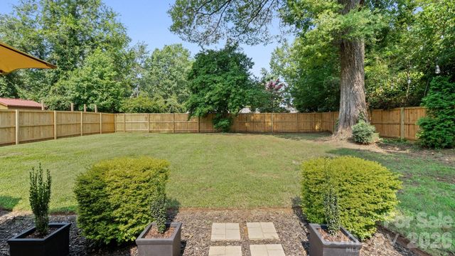 914 Crestmere Street, Charlotte, NC 28208