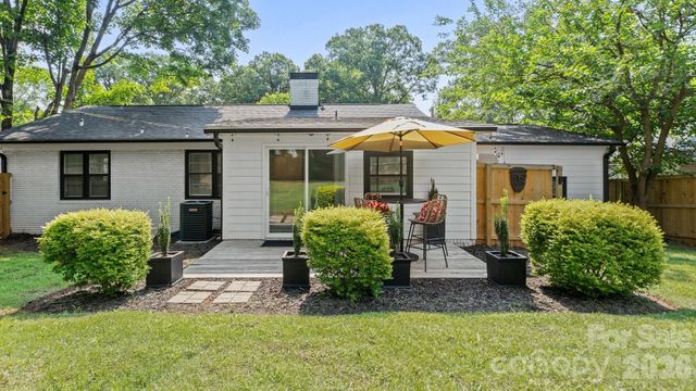 914 Crestmere Street, Charlotte, NC 28208