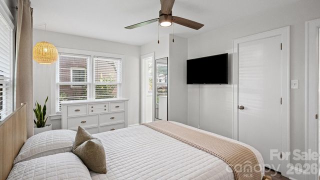 914 Crestmere Street, Charlotte, NC 28208