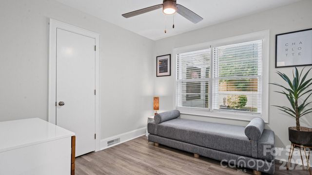 914 Crestmere Street, Charlotte, NC 28208