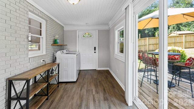 914 Crestmere Street, Charlotte, NC 28208