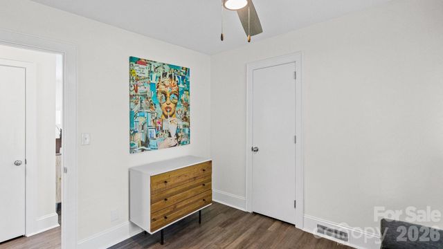 914 Crestmere Street, Charlotte, NC 28208