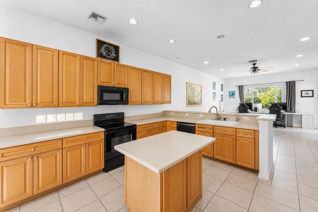 140 Bellezza Terrace, Royal Palm Beach, FL 33411