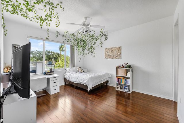 140 Bellezza Terrace, Royal Palm Beach, FL 33411