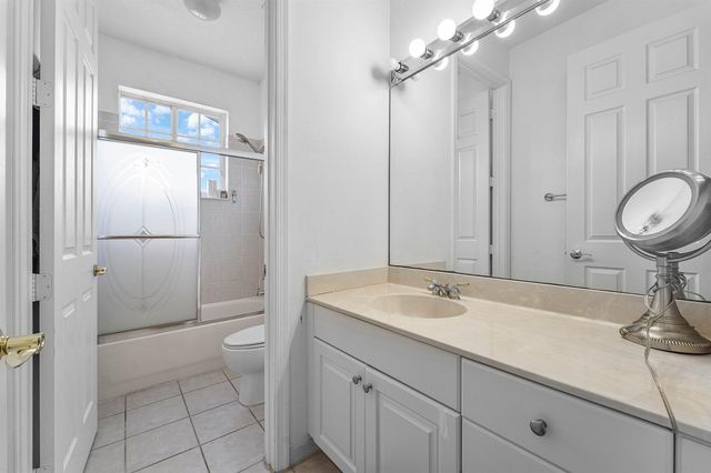 140 Bellezza Terrace, Royal Palm Beach, FL 33411