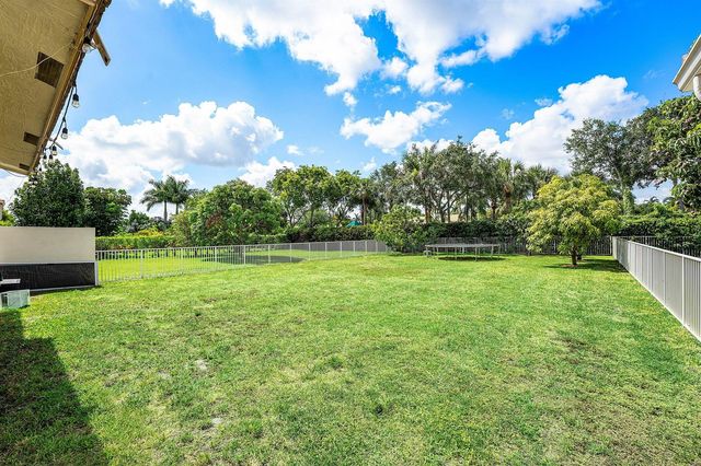 140 Bellezza Terrace, Royal Palm Beach, FL 33411