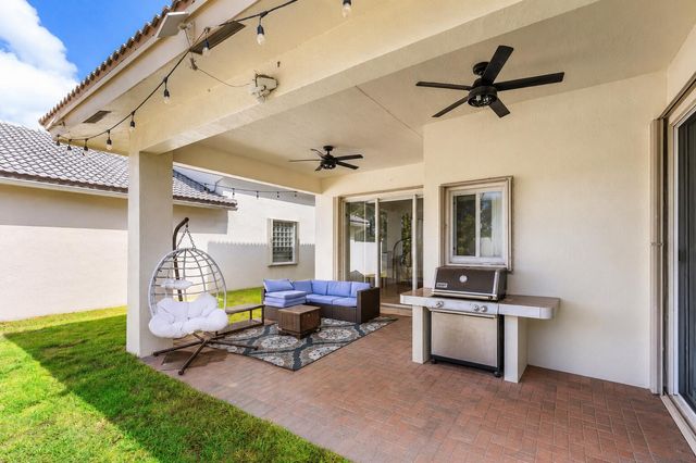 140 Bellezza Terrace, Royal Palm Beach, FL 33411