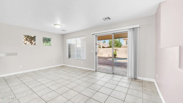 1072 W WINDHAVEN Avenue, Gilbert, AZ 85233