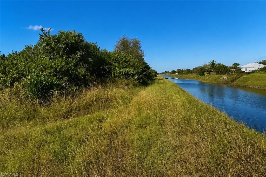 1504 Paula AVE S, LEHIGH ACRES, FL 33976 — exterior