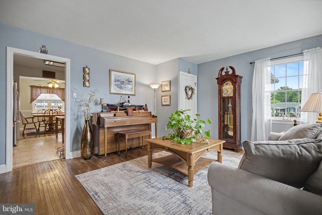 528 CHESTER AVE, Phoenixville, PA 19460