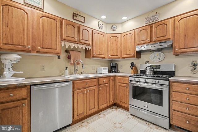 528 CHESTER AVE, Phoenixville, PA 19460
