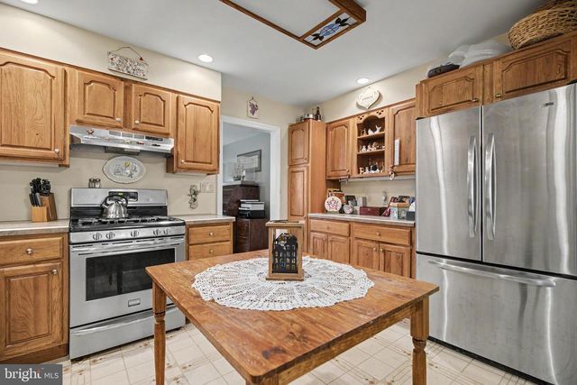 528 CHESTER AVE, Phoenixville, PA 19460