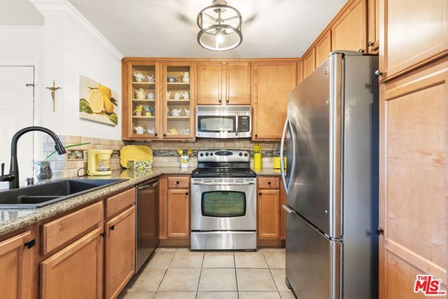 1035 La Terraza Circle 103, Corona, CA 92879