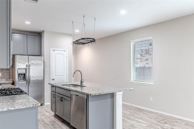 16887 Pink Wintergreen Drive, Conroe, TX 77385