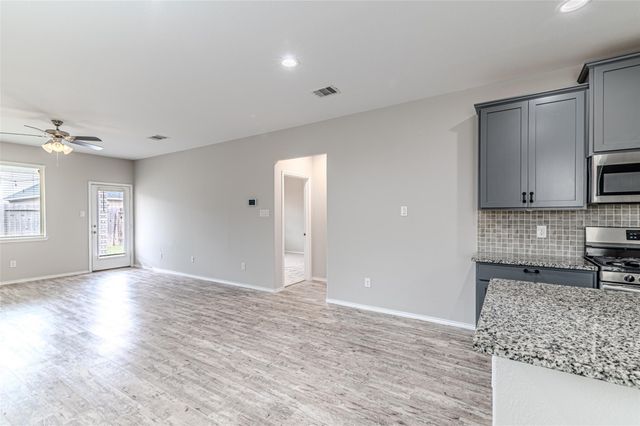 16887 Pink Wintergreen Drive, Conroe, TX 77385