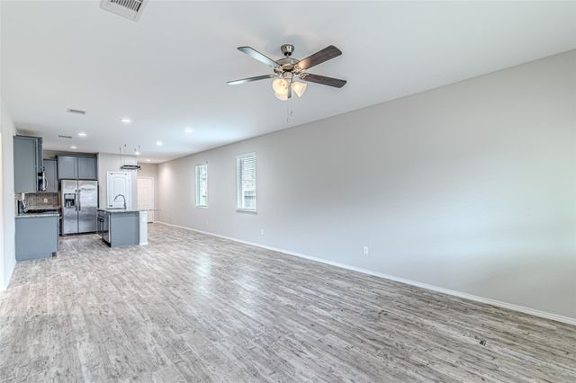 16887 Pink Wintergreen Drive, Conroe, TX 77385