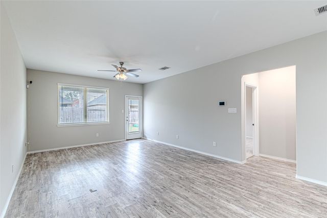 16887 Pink Wintergreen Drive, Conroe, TX 77385