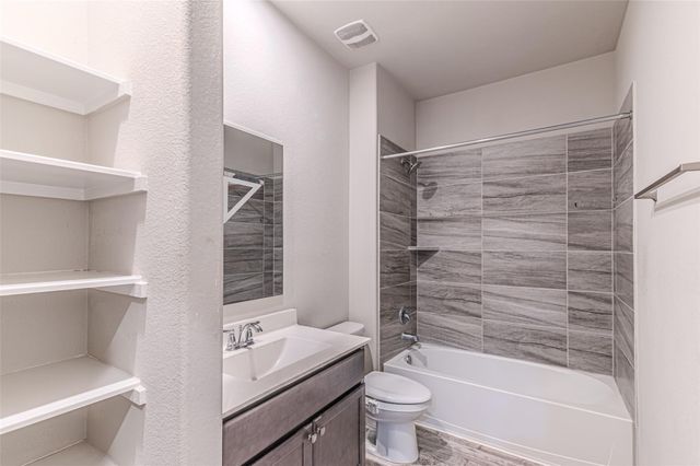 16887 Pink Wintergreen Drive, Conroe, TX 77385