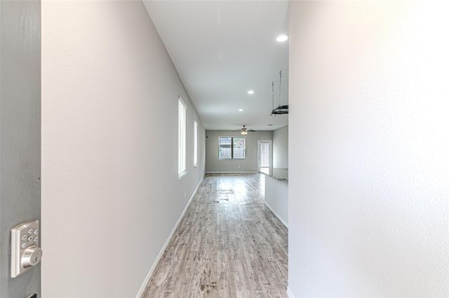 16887 Pink Wintergreen Drive, Conroe, TX 77385