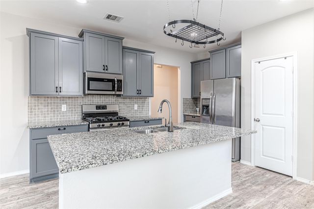 16887 Pink Wintergreen Drive, Conroe, TX 77385