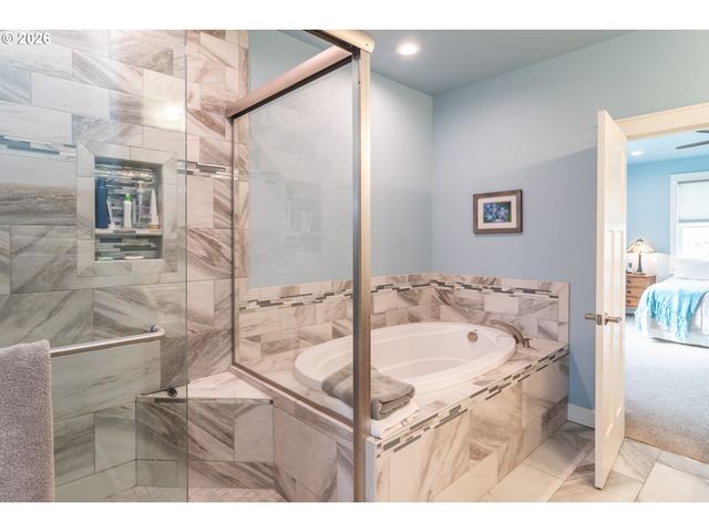 1926 Nw WAREWOOD TERRACE Ct, Roseburg, OR 97471