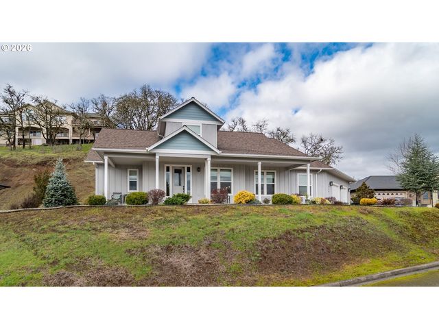 1926 Nw WAREWOOD TERRACE Ct, Roseburg, OR 97471