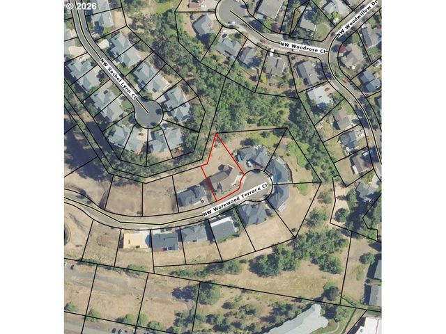 1926 Nw WAREWOOD TERRACE Ct, Roseburg, OR 97471