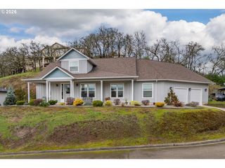 1926 Nw WAREWOOD TERRACE Ct, Roseburg, OR 97471