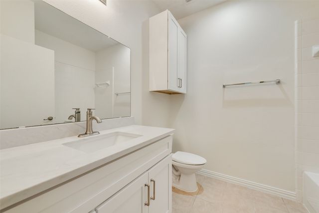 233 Heritage Hill Drive, Lewisville, TX 75067