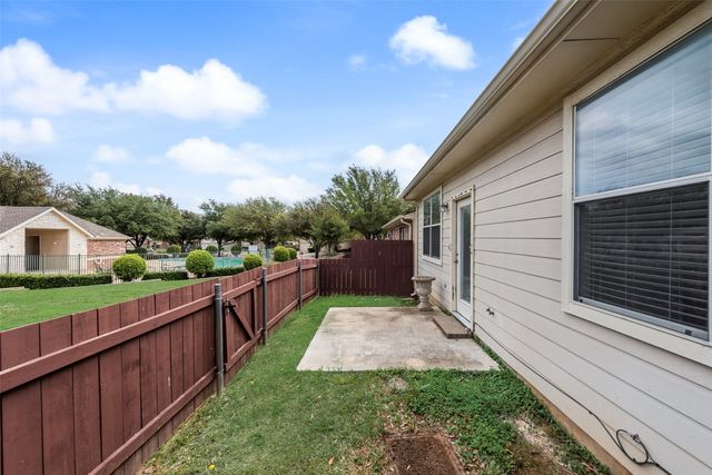 233 Heritage Hill Drive, Lewisville, TX 75067