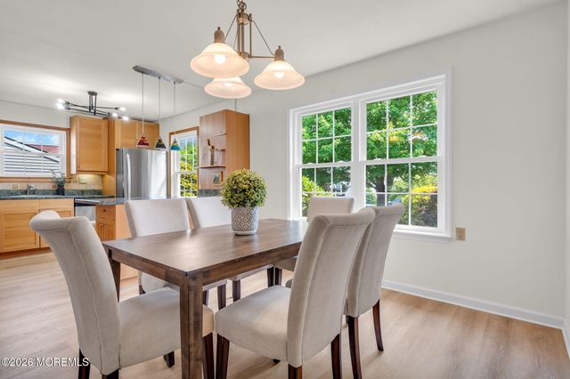 5 Lakeview Drive, Marlboro, NJ 07746