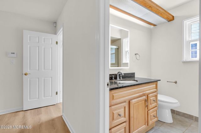 5 Lakeview Drive, Marlboro, NJ 07746