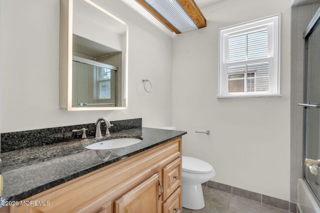 5 Lakeview Drive, Marlboro, NJ 07746