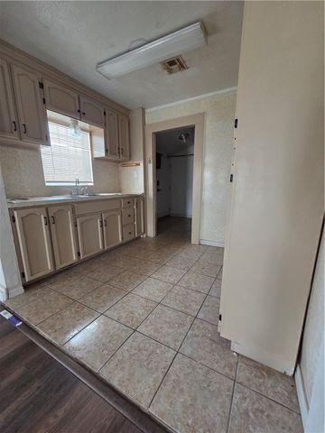 200 Clemmer St A, Corpus Christi, TX 78415