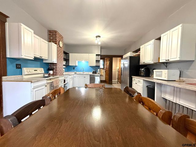 1146 G Street, Geneva, NE 68361