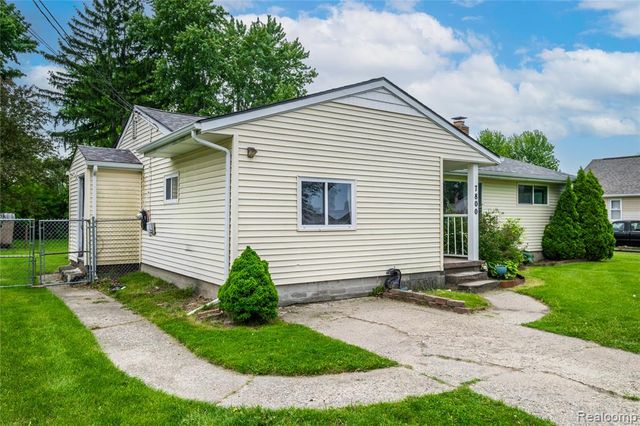 7800 Maple Street, Birch Run, MI 48415