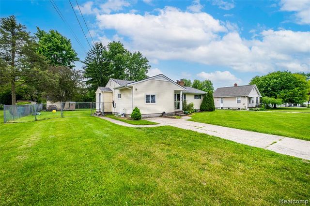 7800 Maple Street, Birch Run, MI 48415
