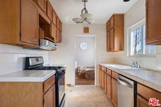 4155 Keever Avenue, Long Beach, CA 90807