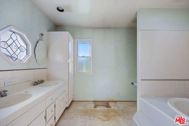 4155 Keever Avenue, Long Beach, CA 90807