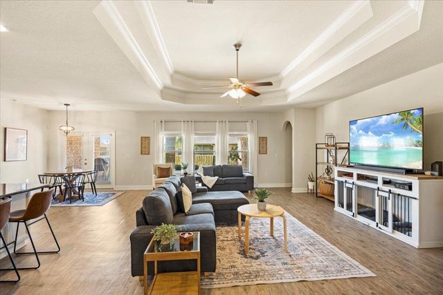 411 Chickadee Street, Crestview, FL 32539