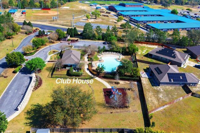 411 Chickadee Street, Crestview, FL 32539