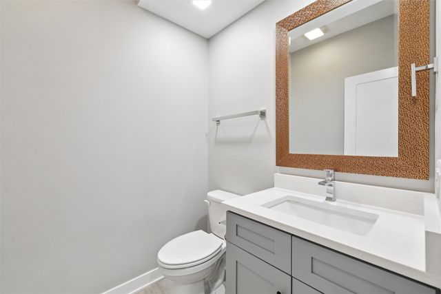 15536 Rocklyn Place, Clive, IA 50325