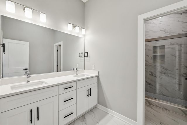 15536 Rocklyn Place, Clive, IA 50325