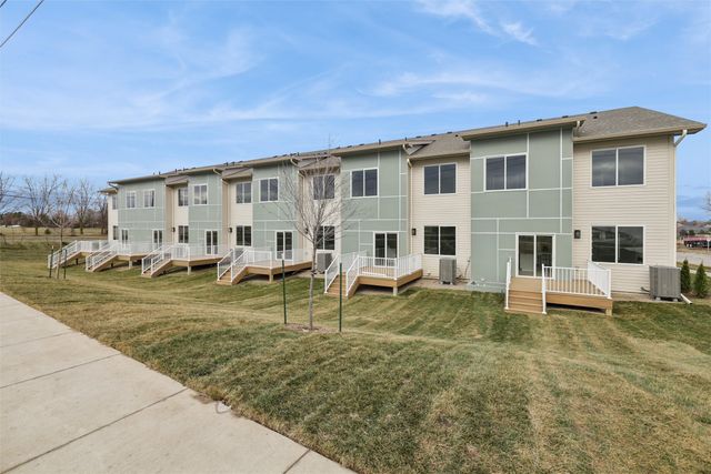 15536 Rocklyn Place, Clive, IA 50325