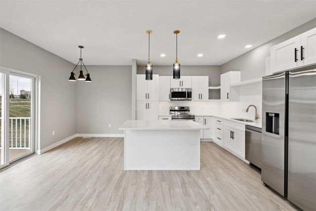 15536 Rocklyn Place, Clive, IA 50325