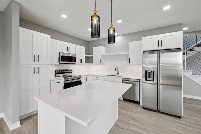 15536 Rocklyn Place, Clive, IA 50325