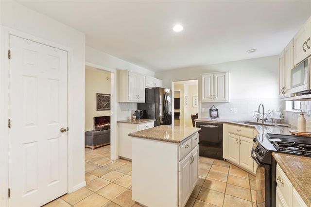 8904 Mount Bartlett DR, Austin, TX 78759