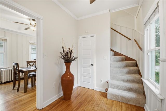141 N cedar Street, Palatine, IL 60067